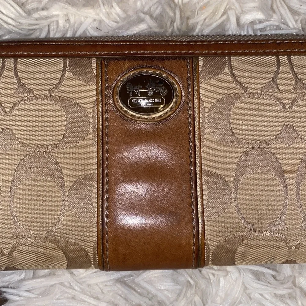 Coach Zippy Monogram Wallet - Picture 3 of 6